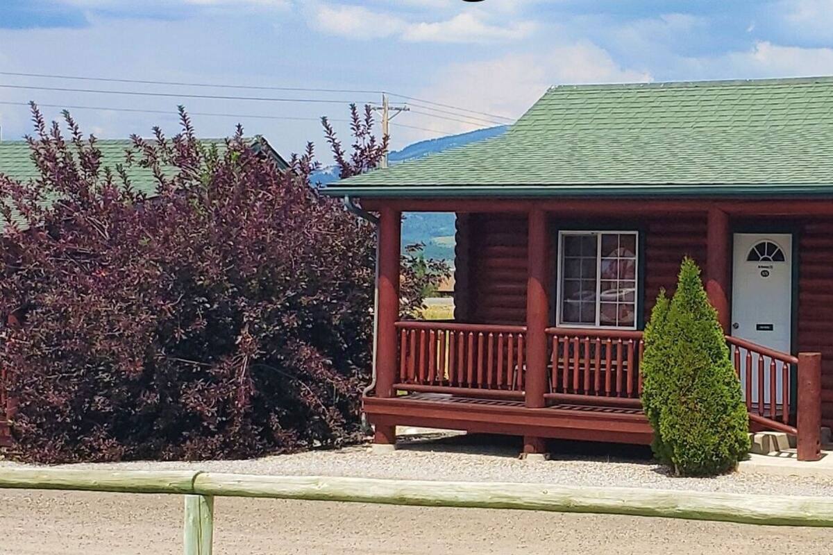 Wolf Den Log Cabin Motel And Rv Park In Jackson Hole Wy Expedia