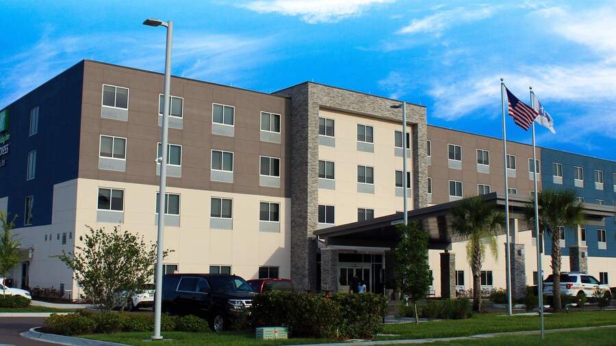 Holiday Inn Express & Suites Jacksonville W - I295 and I10, an IHG Hotel