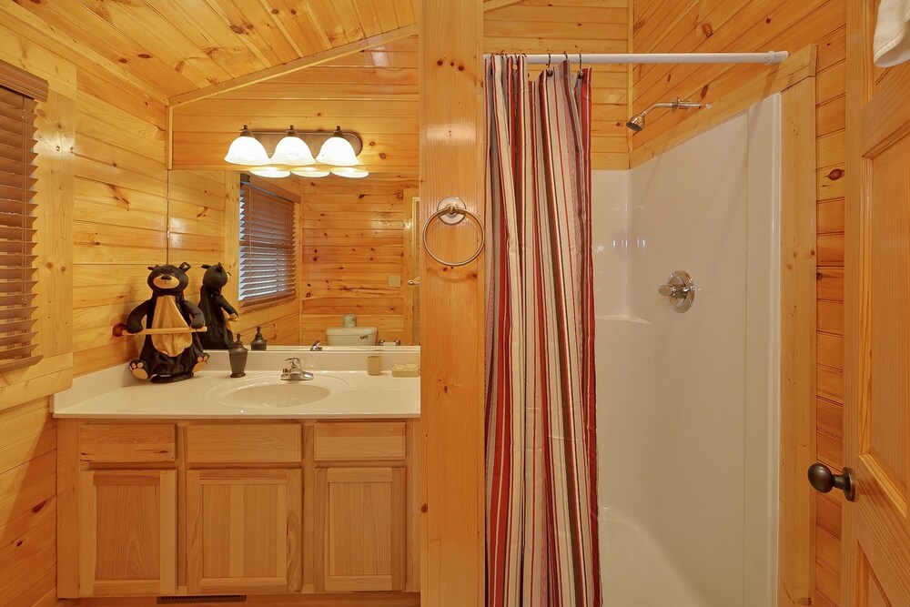 Cupids Arrow Gatlinburg Usa Best Price Guarantee Lastminute