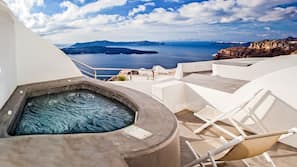 Outdoor spa bath