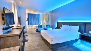 In-room safe, soundproofing, iron/ironing board, free WiFi