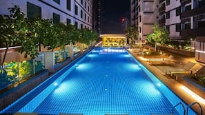 Outdoor pool, pool umbrellas, sun loungers