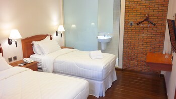 Thongs Inn Kno Kualanamu Transit Hotel Deals Reviews - 