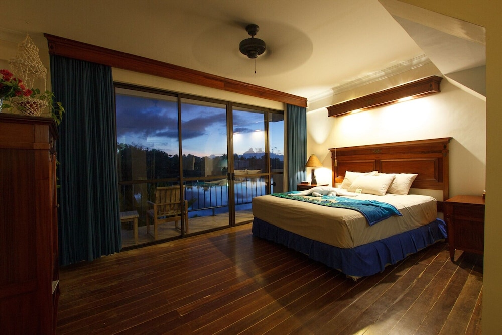 The manta resort презентация