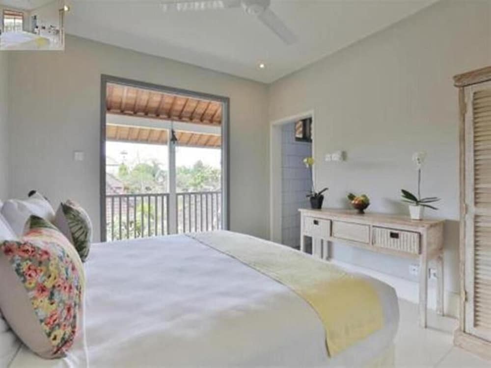 Photo - The Peacock Inn