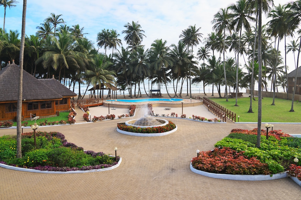 Maaha Beach Resort 2018 Room Prices From 157 Deals Reviews Hotel Entrance Featured Image