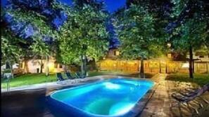 Seasonal outdoor pool
