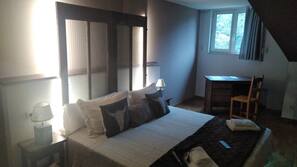Coffres-forts dans les chambres, bureau, Wi-Fi gratuit, draps fournis