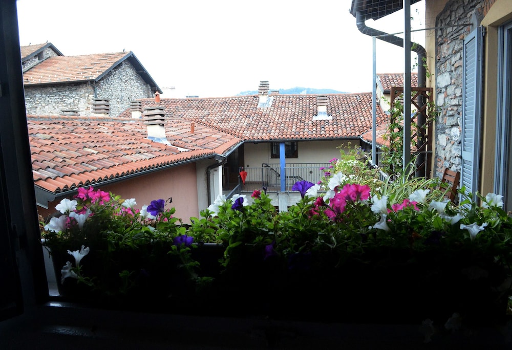 Bed and Breakfast Storico in Como, Italy