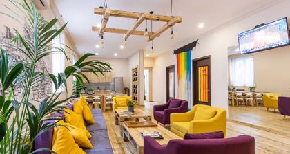 Boombully Hotel