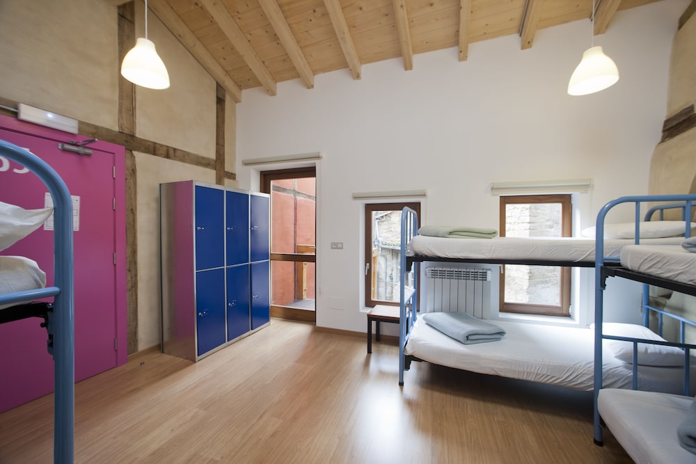El Albergue de la Catedral - Hostel in Vitoria-Gasteiz | Best Rates