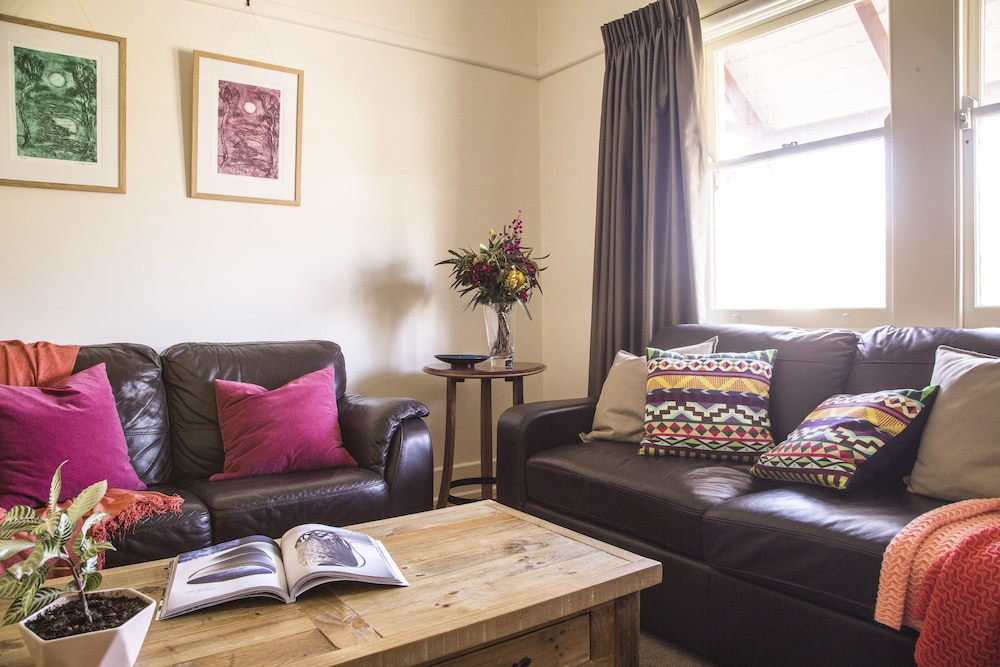 Mataro Cottage