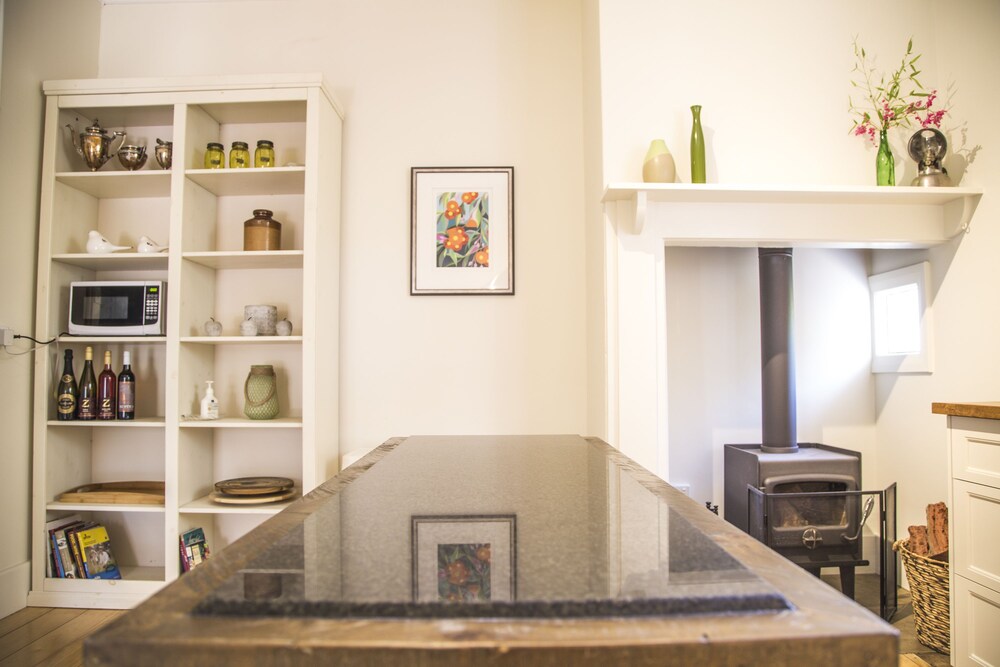 Mataro Cottage