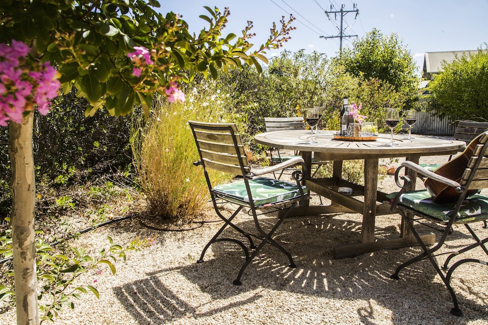 Mataro Cottage
