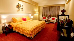 Minibar, desk, free WiFi, linens