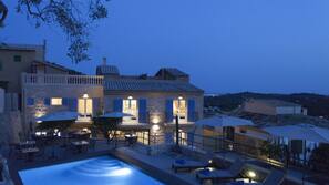 Outdoor pool, pool umbrellas, pool loungers