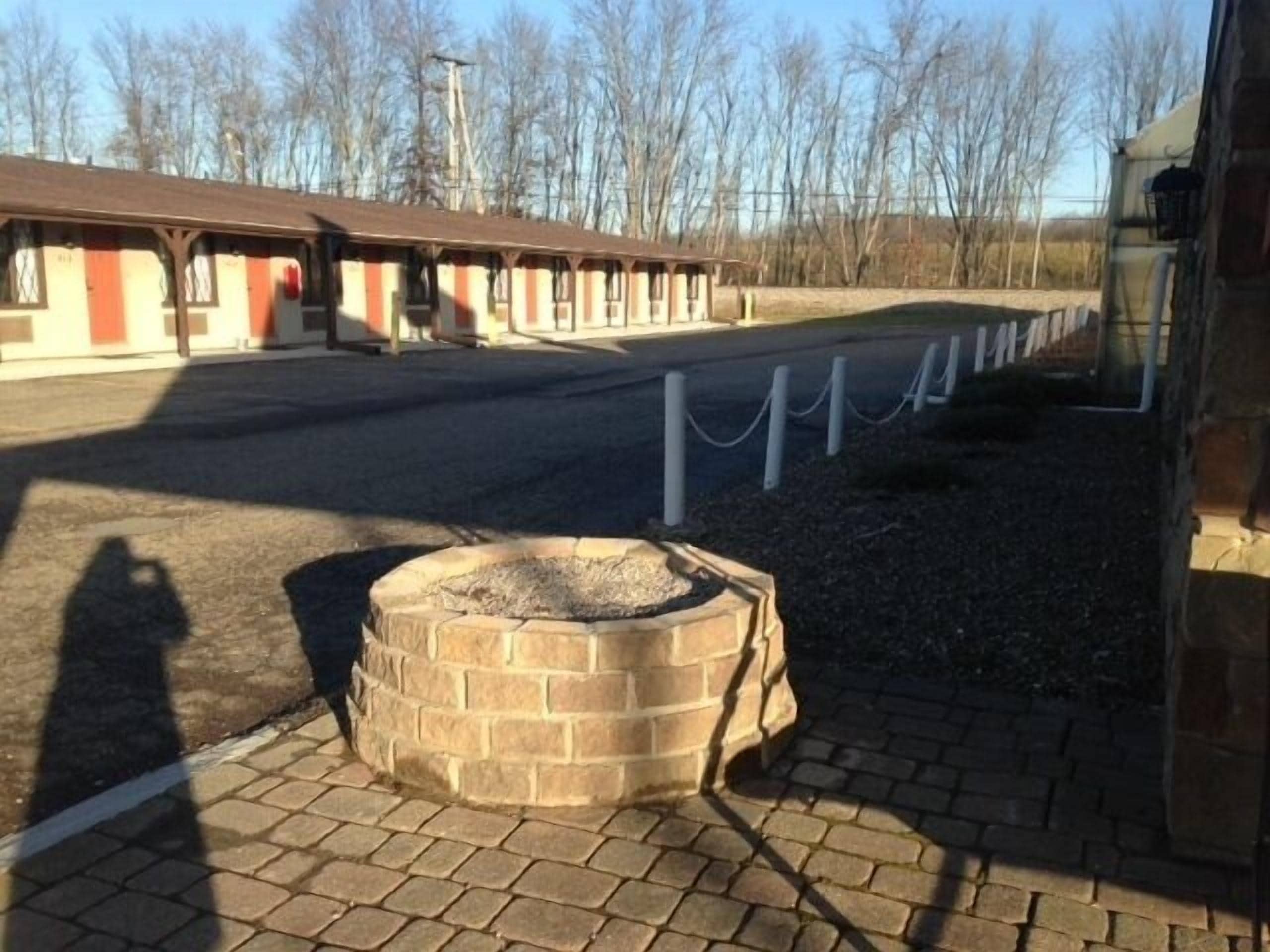 Deer Creek Motel in Cambridge, United States