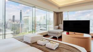 Premium bedding, down duvet, pillow top beds, in-room safe