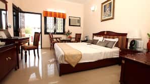 Premium bedding, in-room safe, desk, free cots/infant beds