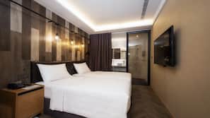 In-room safe, desk, free WiFi, wheelchair access