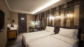 In-room safe, desk, free WiFi, wheelchair access