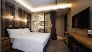 In-room safe, desk, free WiFi, wheelchair access