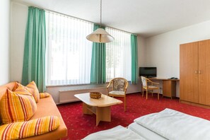 Apartment, 2 Bedrooms | Desk, cribs/infant beds, rollaway beds, free WiFi