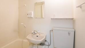 Combined shower/tub, deep soaking tub, free toiletries, hair dryer