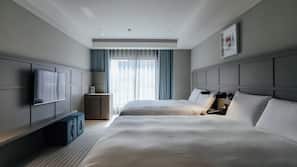 Premium bedding, in-room safe, individually furnished, laptop workspace