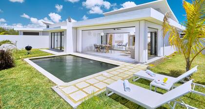 Corail Bleu Private Pool & Garden Villas by LOV