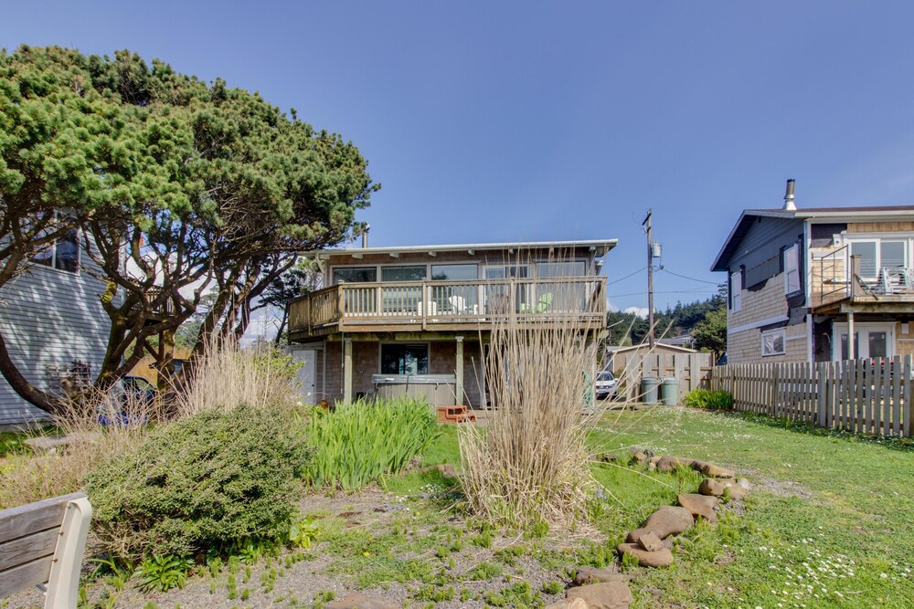 Shoreline Cottage Oceanfront Vacation Rental In Oregon Coast