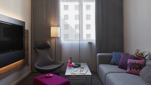 Blackout drapes, soundproofing, free cribs/infant beds, free WiFi