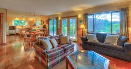 The Cedar Field Vacation House