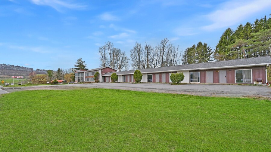 MAPLEHURST MOTEL