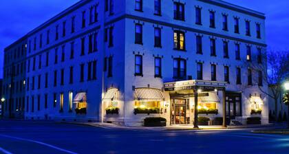 Penn Wells Historic Hotel