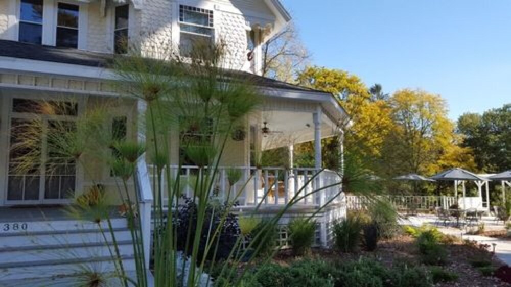 Greenway House Bed & Breakfast in Green Lake Best Rates & Deals on Orbitz