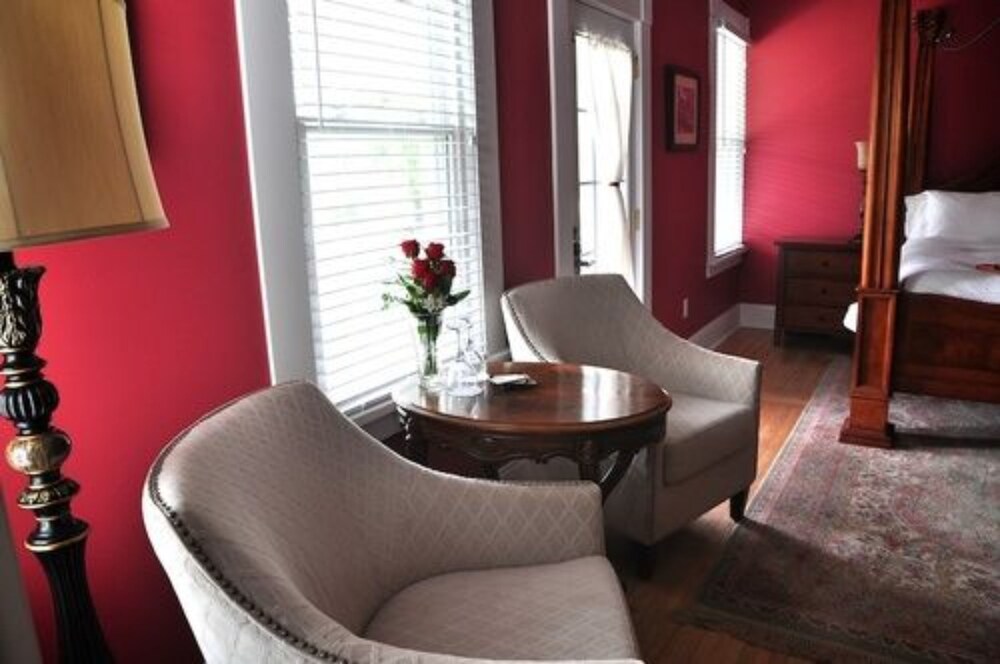 Greenway House Bed & Breakfast in Green Lake Best Rates & Deals on Orbitz