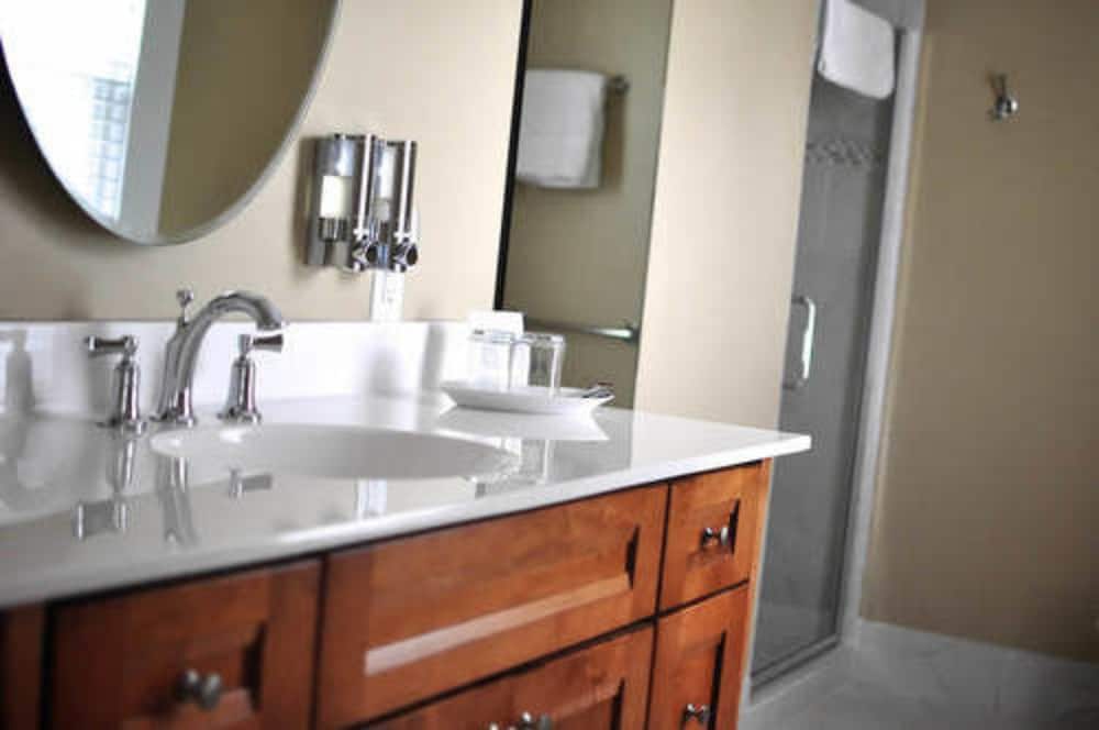 Greenway House Bed & Breakfast in Green Lake Best Rates & Deals on Orbitz