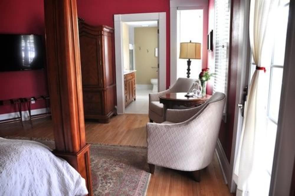 Greenway House Bed & Breakfast in Green Lake Best Rates & Deals on Orbitz