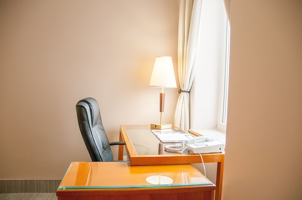 Empire Suites Hotel Montreal Empire Suites Hotel Montreal