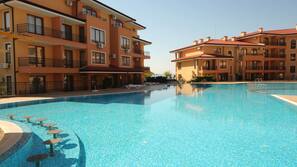 Seasonal outdoor pool