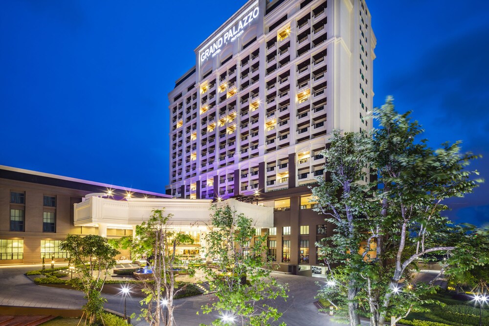 Palazzo hotel specials The Palazzo Las Vegas offers complete tour packages that bundle together a car and hotel with your stay. The best of Las Vegas is never more than a quick walk away if .
