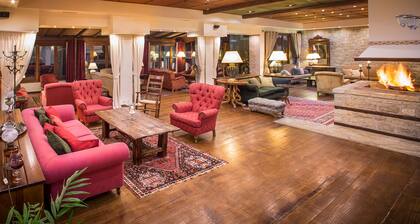 Country Club Hotel & Suites