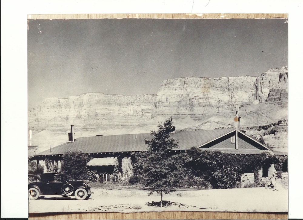 Property entrance, Marble Canyon Lodge