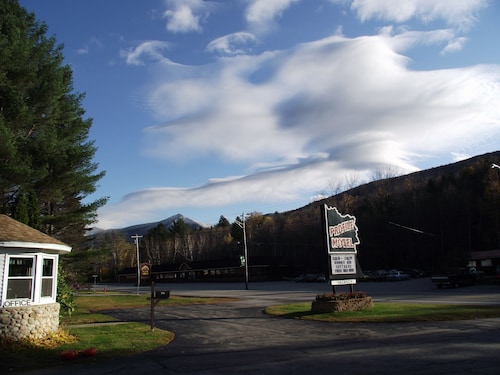 Hotels Near Franconia Notch State Park Lincoln From 60 Recent Franconia Notch State Park Hotel Reviews By Fellow Wanderers