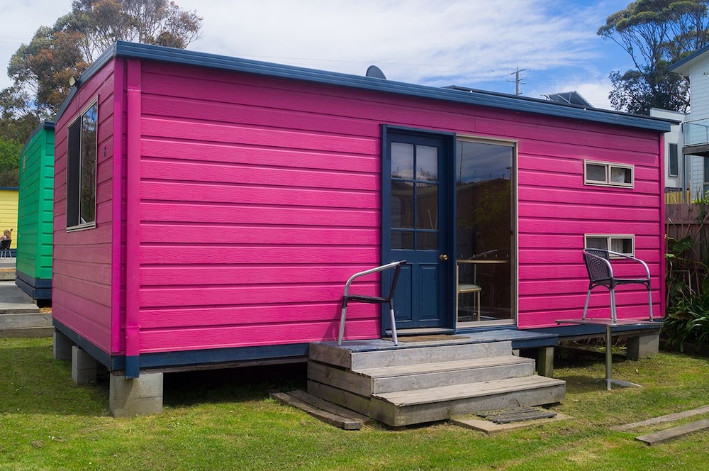 The Waterwheel Beach Cabins - Caravan Park