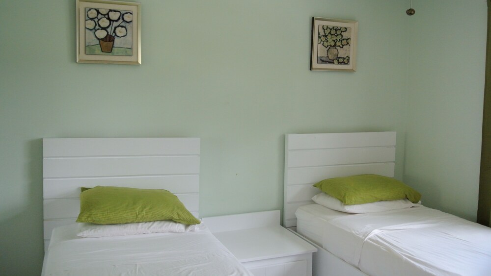 Tyne Beach Terrace Apartments & Houses, Freeport Room Prices & Reviews