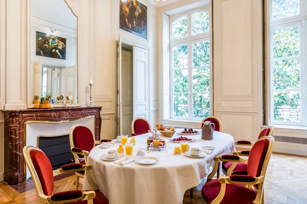 Hotel De La Tresne Bordeaux Hotel De La Tresne Bordeaux
