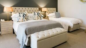 Minibar, in-room safe, free WiFi, linens