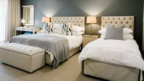 Minibar, in-room safe, free WiFi, linens